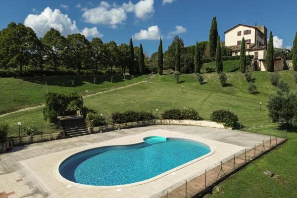 Villa Dogane by MMega, Buchen Sie  Hotels in San Secondo mit Parkplatz, Parkplätze