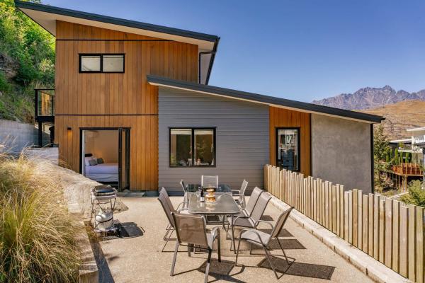 Grand Alpine Villa - 4 bedrooms, Buchen Sie  Queenstown 