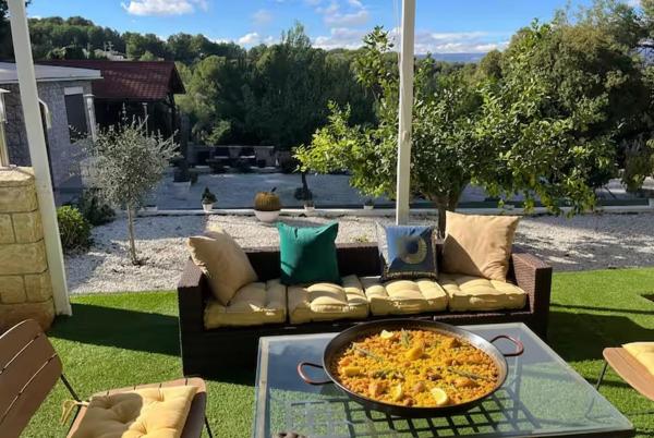 Villa Jazmín - Piscina - BBQ - Jardín - Chill out, Book  Hotels in Masía Aldamar with a Pool, Swimming Pool