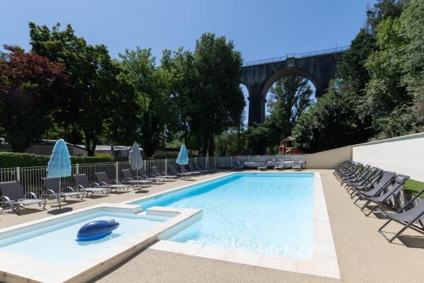 Les Rives d’Auzon confort 8 pers, Prenota  Hotel con piscina a Alvernia, Piscina