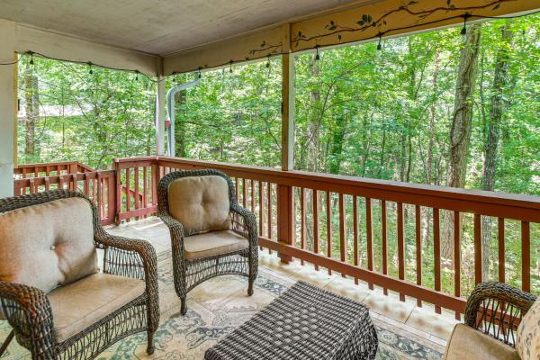 Community Pool and Hot Tub Hot Springs Village Home, Buchen Sie  Hotels in Arkansas mit Parkplatz, Parkplätze
