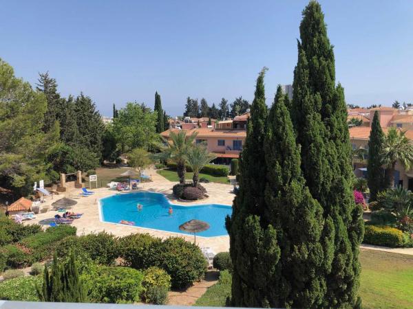 Limnaria Villas - Stylish 3bed Apartment with Pool Views, Close to Beach, Reserva ahora  Hoteles con piscina en Pafos, Piscina