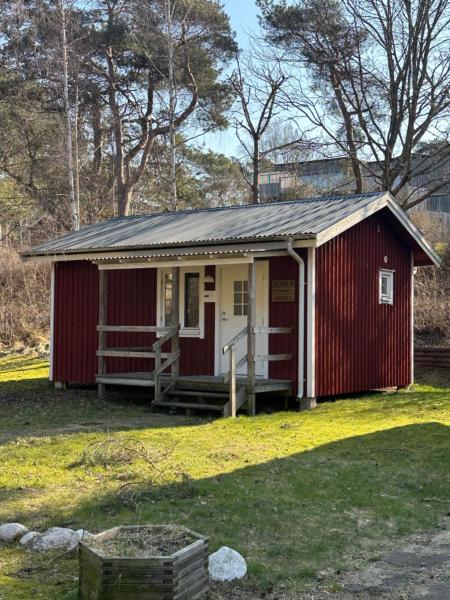 Kolonin Kuggaviken, Prenota  Hotel a Gotaland con parcheggio, Parcheggio