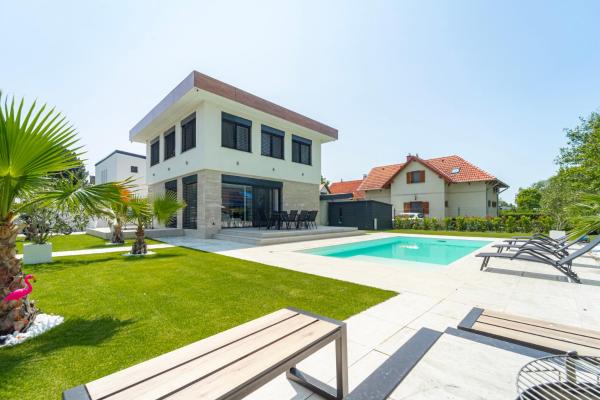 Keszeg Villa Zamárdi, Buchen Sie  Hotels mit Pool in Südtransdanubien, Schwimmbad