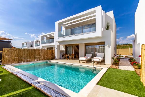 Anna Luxury Villas by RentalsPro - Nea Flogita Halkidiki, Prenota  Hotel a Macedonia con parcheggio, Parcheggio