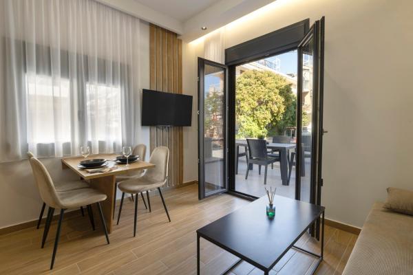 Eleni Luxury Suites, Prenota  Nea Kalikratia 