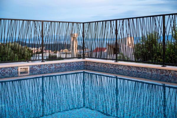 Villa Marta, Buchen Sie  Hotels in Gespanschaft Split-Dalmatien mit Pool, Schwimmbad
