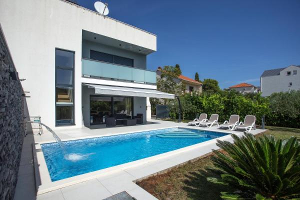 Villa Tesa 2, Buchen Sie  Hotels in Gespanschaft Split-Dalmatien mit Pool, Schwimmbad