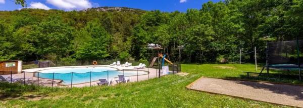 Camping 2 étoiles - Piscine - ccb0hef, Réserver  Hôtels à Corbières avec piscine, Piscine
