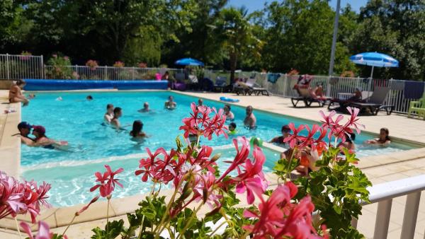 Camping LePigeonnier à Miers près du gouffre de Padirac, Buchen Sie  Miers Lot