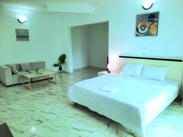 Hôtel Hawaii, Prenota  Hotel a Abidjan con piscina, Piscina