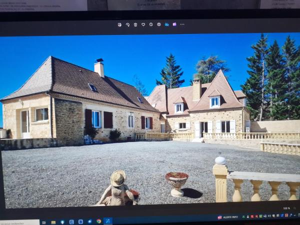 Domaine de SWEENDY GITE 1, Reserva ahora  Hoteles en Aquitania con aparcamiento, Aparcamiento
