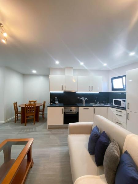Village Square Coastal Apartment 1D, Buchen Sie Ferienwohnung Machico Madeira
