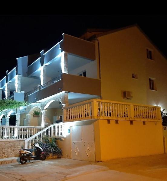 Apartments Dobrila, Prenota Appartamento Zavala 