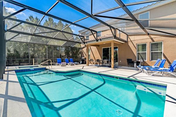 Spacious Home with Private Pool and Spa in Solterra Gates Resort Nr Disney, Prenota  Hotel SPA a Florida, SPA