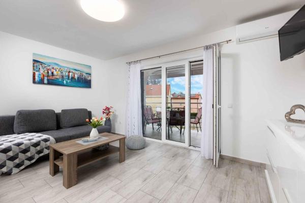 Apartments in Malinska - Insel Krk 53323, Buchen Sie Ferienwohnung Malinska Insel Krk