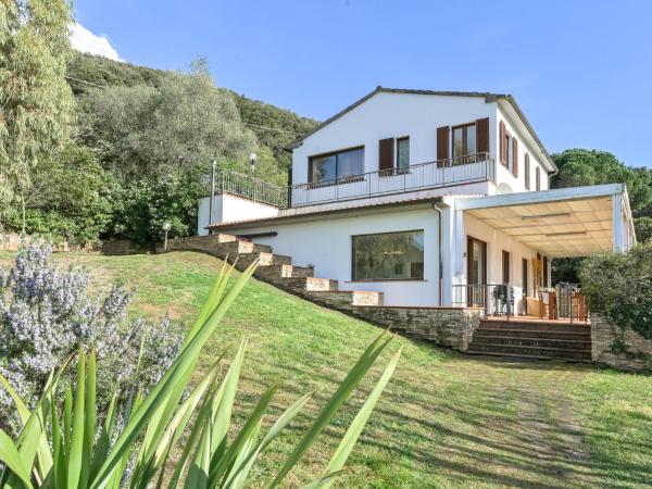 Villa Augusta by Interhome, Buchen Sie  Hotels mit Pool in Scarlino, Schwimmbad