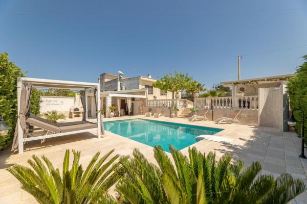 Villa Laura, Buchen Sie  Hotels mit Pool in Metropolitanstadt Bari, Schwimmbad
