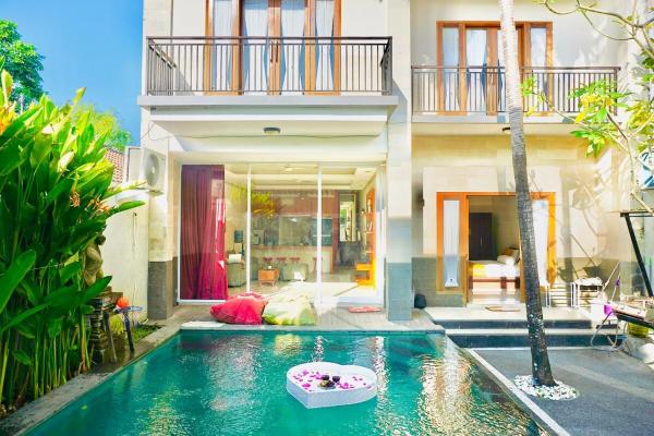 Villa Tuban, Prenota  Tuban 
