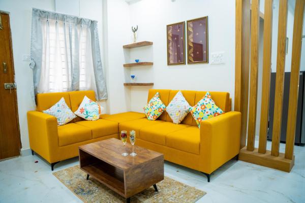 Huma Grand - Cozy lake view stay in the city, Réserver  Hôtels à Telangana avec parking, Parking