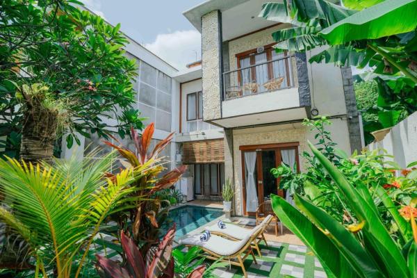 Shantia Villa 10 minutes walk to Double Six Beach Seminyak, Buchen Sie  Hotels mit Pool in Badung, Schwimmbad