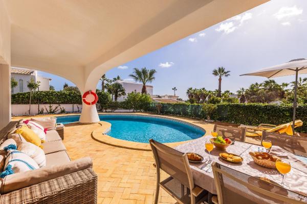 Villa Coral by OCvillas, Prenota  Hotel a Algarve con parcheggio, Parcheggio
