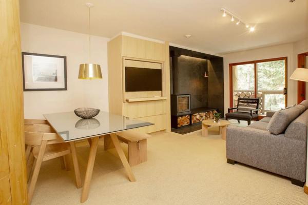Cozy 1,5 BR, Sleeps 4, POOL, Hot Tub - 5 min to Village, Réserver  Whistler Colombie-Britannique