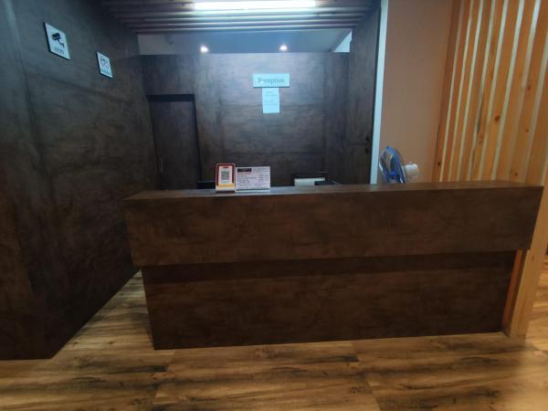Comfortstay Luxury Rooms, Réserver  Hôtels à Telangana avec parking, Parking