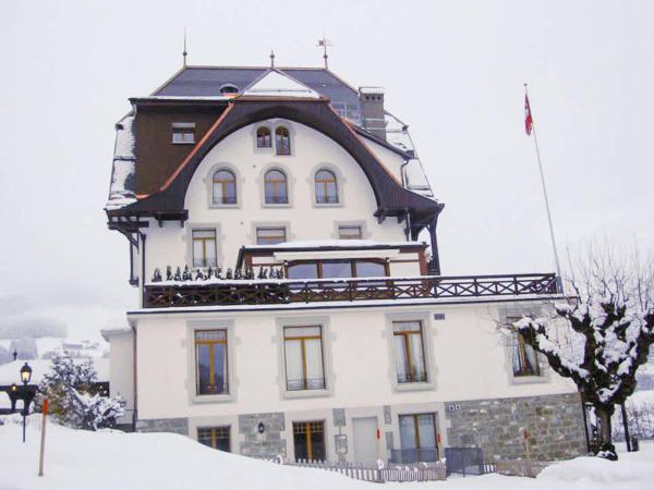 Charming Swiss Village Home With Pool Spa, Buchen Sie  Hotels mit Pool in Genfer See, Schwimmbad