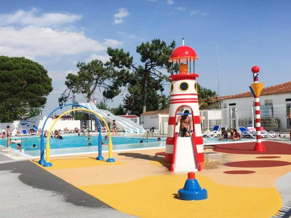Domaine Résidentiel de Plein Air Escale du Perthuis, Réserver Camping Hôtels à Pays de la Loire avec piscine, Piscine