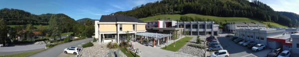 BAK Stmk Gastro GmbH, Prenota  Hotel a OberGraz con parcheggio, Parcheggio