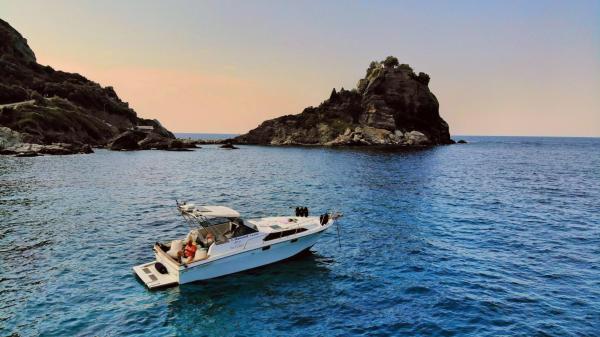 Our Cruises, Prenota  Skopelos Town 