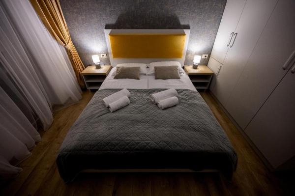 Zlata Rezidential Home with private parking, Reserva ahora  Hoteles en Suceava con aparcamiento, Aparcamiento