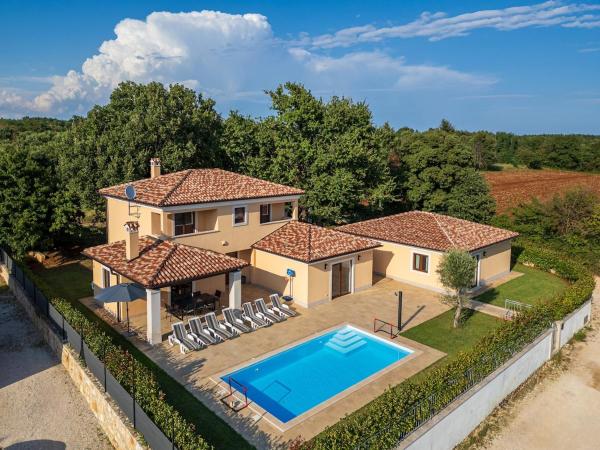 Villa RE by Istrialux, Reserva ahora  Hoteles en Istria central con piscina, Piscina
