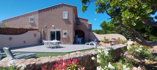 Villa "Lecci" Porto-Vecchio résidence RIVIERA avec piscine classée 3 étoiles, Réserver  Lecci Corse