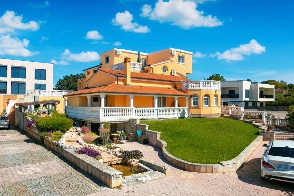 Villa Marko, Reserva ahora  Hoteles en Pula con aparcamiento, Aparcamiento