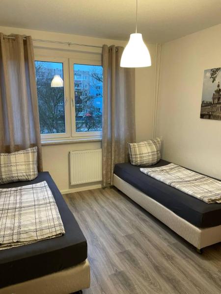 Zweibettzimmer für Monteure in Dessau 3-Zimmer-Wohnung mit Gemeinschaftsküche und -Bad, Buchen Sie  Mildensee Sachsen-Anhalt