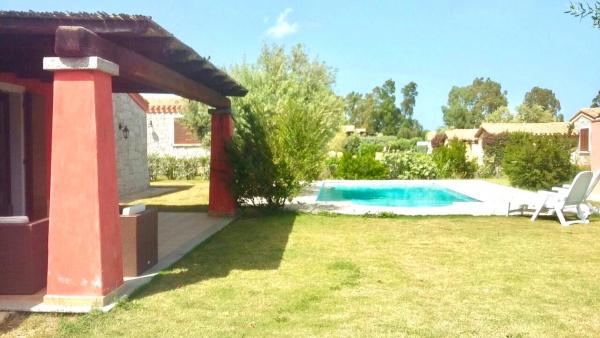 ISA - Villas with private pool in Costa Rei just 500 meters from the sea, Buchen Sie  Hotels in Costa Rei mit Pool, Schwimmbad