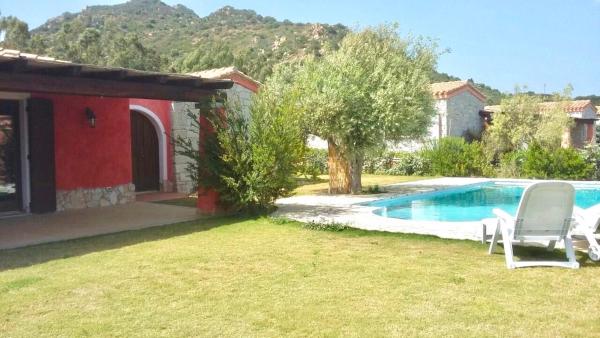 Villas with private pool in Costa Rei just 500 meters from the sea, Buchen Sie  Hotels in Costa Rei mit Pool, Schwimmbad