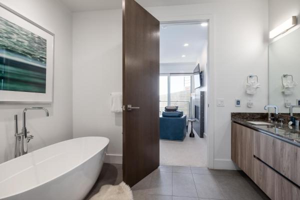 Canyons Village Beautiful 3 Bedroom, Private Hot Tub, Luxury Kitchen, Ski In and Ski Out, Buchen Sie  Canyons Silver Springs