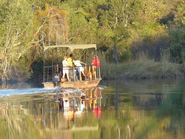 Nanatjo Bush Lodge Campsite, Reserva ahora  Hoteles con piscina en Mukwe, Piscina