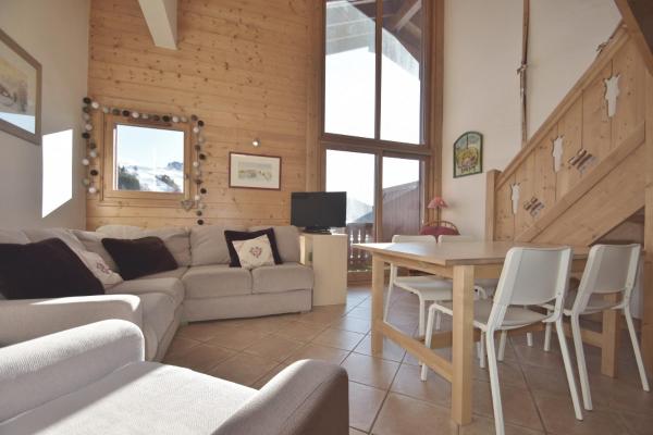 Village Lessy - Apt Jane 1300, Prenota  Hotel a Alvernia con parcheggio, Parcheggio
