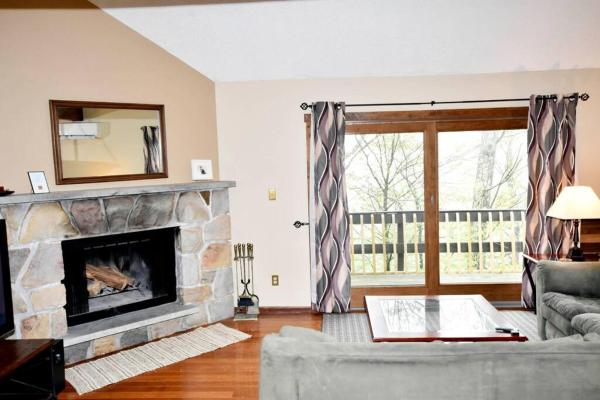 Ski-In Ski-Out Camelback Village Townhouse - 100 YDS From The Mountain, Buchen Sie  Hotels in Pennsylvania mit Parkplatz, Parkplätze