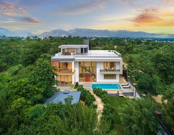 amã Stays & Trails Nilaya Amaltaas Villa, Udaipur, Prenota  Hotel a Rajasthan con piscina, Piscina