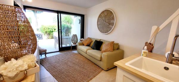 La Romantique Villa, Réserver  Hôtels à Camargue avec parking, Parking