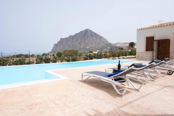 Villa Beatrice, Buchen Sie  Hotels mit Pool in Custonaci, Schwimmbad