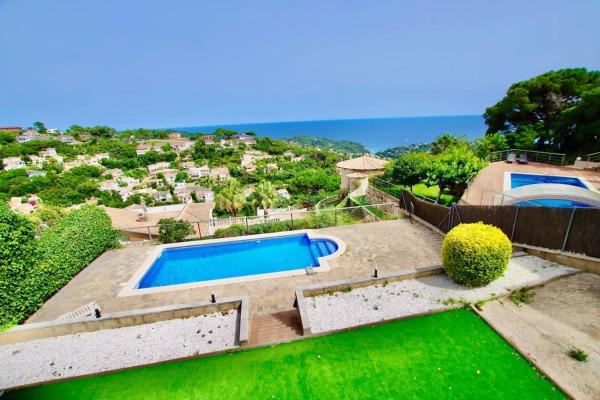 V&V LLORET- Villa Violetes, Prenota  Hotel a Costa Brava con parcheggio, Parcheggio