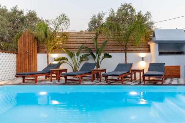 Alamia Suites, Reserva ahora  Hoteles en Rodas con piscina, Piscina