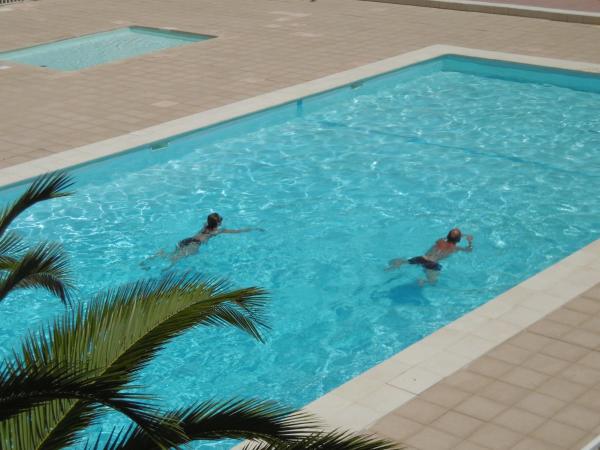 T2 RDC avec Terrasse, Piscine & Parking - Proche Vieux Village de Gruissan - FR-1-796-20, Réserver  Hôtels à Corbières avec piscine, Piscine