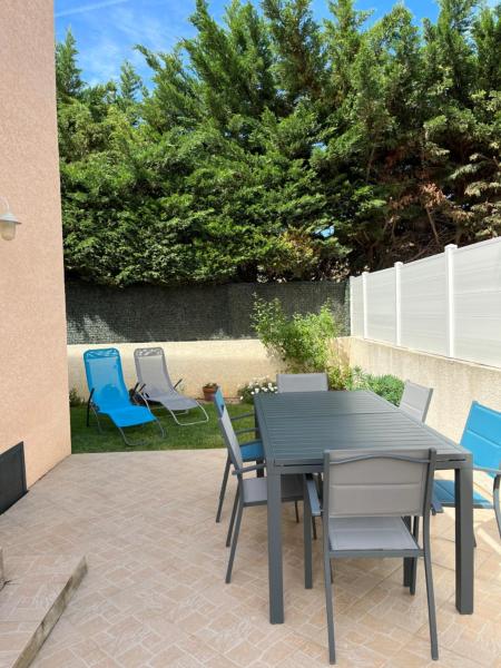 Villa climatisée avec jardin à 10 minutes des plages, Réserver  Villeneuve-lès-Béziers Canal du Midi